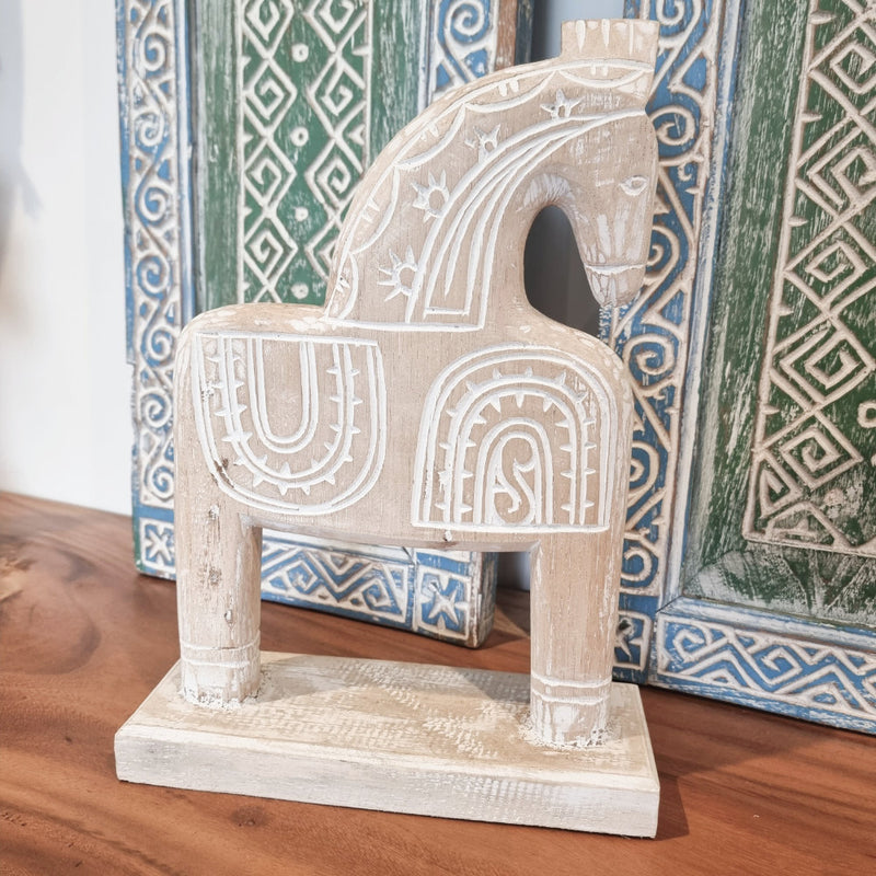 Trojan Horse on Stand White wash (Medium)